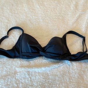 LAND’S END Women's Chlorine Resistant Twist Front Underwire Bikini Top Swimsuit